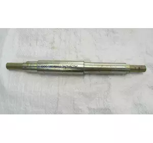 Ось опорно-приводного колеса СУПН-8. Ось опорно-приводного колеса СУПН-8.