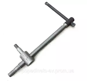Винт регулировочный ПЛН 04.040 колеса плуга ПЛН 3-35 Винт регулировочный ПЛН 04.040 колеса плуга ПЛН 3-35