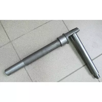 Ось шарнира косилки роторной Z-169