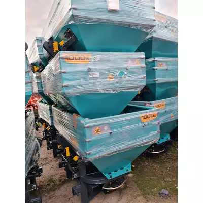 Разбрасыватель минеральных удобрений D-Pol 1000