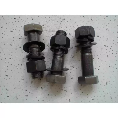 Болт стойки М24х110 (в сборе)