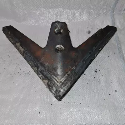 Лапа стрельчатая культиватора КПС 330 мм наплавка сормайтом, Сталь-65