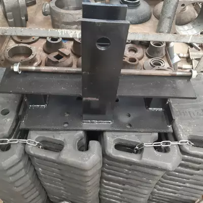 Кронштейн передних грузов ЮМЗ МТЗ